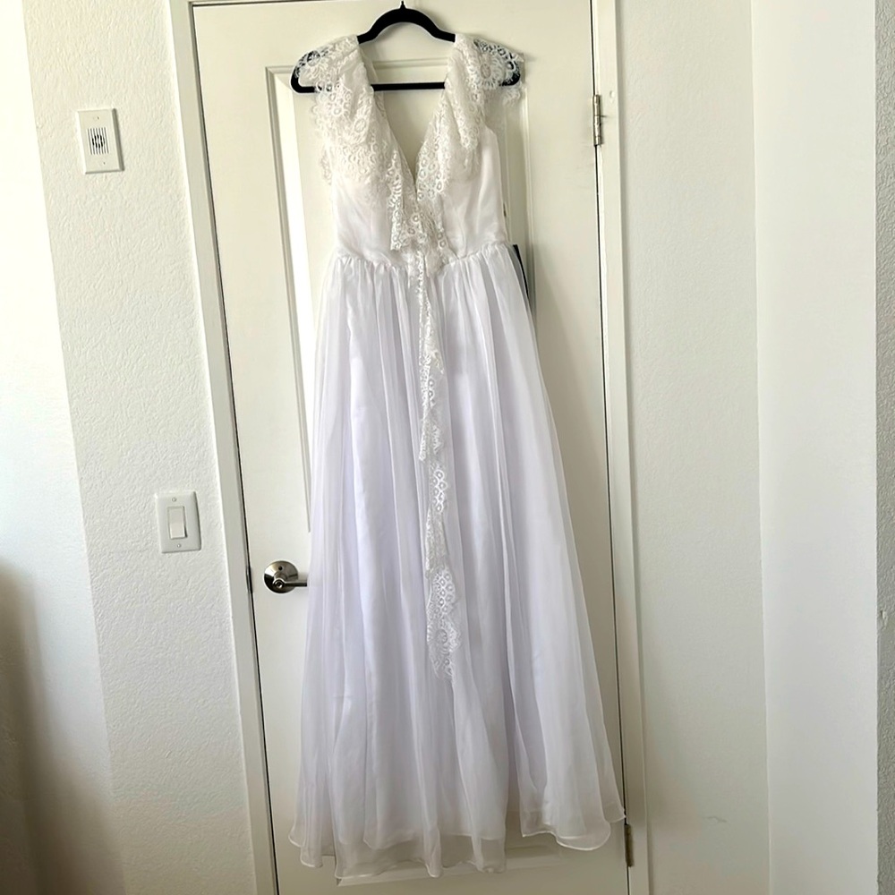 White Lace Wedding Dress